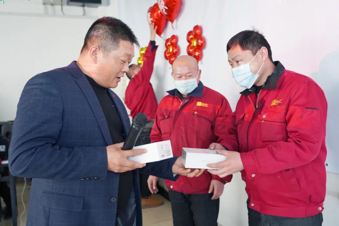 蘇州冠科工業(yè)設(shè)備有限公司召開2022新春年會(huì)